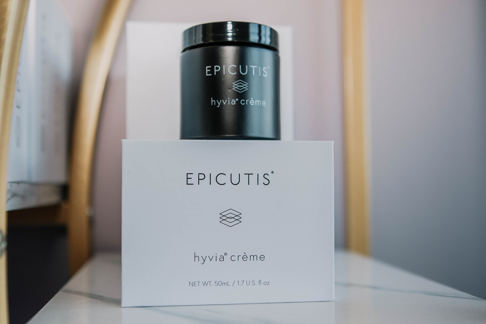 Skin care at Parlour Bellus 3